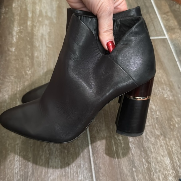 Antonio Melani Black Octavien Leather Preppy Detail On Heel Ankle Boots Size 6.5 - Picture 4 of 10